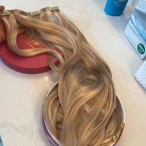 Luxy seamless hair extensions 20”